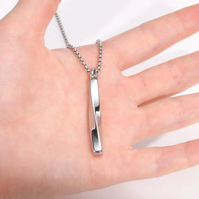 Colar com pingente minimalista em aço inox torcido