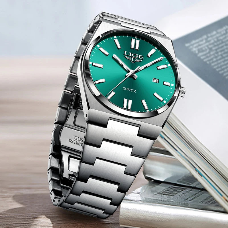 Relógio em aço com caixa fina