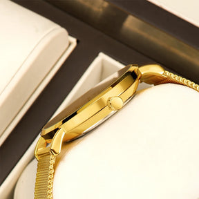 Relógio feminino Abelha Dourada tamanho de 32mm