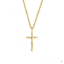 Colar com pingente de crucifixo em aço